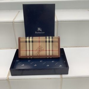 Never used Burberry wallet in box!